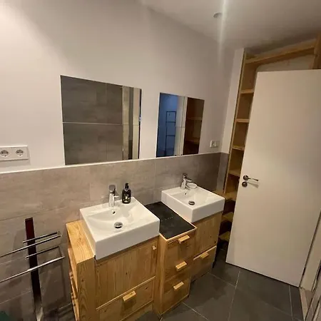 Апартаменты House In Sant Cugat, 25 Mins To Barcelona Center Сант-Кугат-дель-Вальес