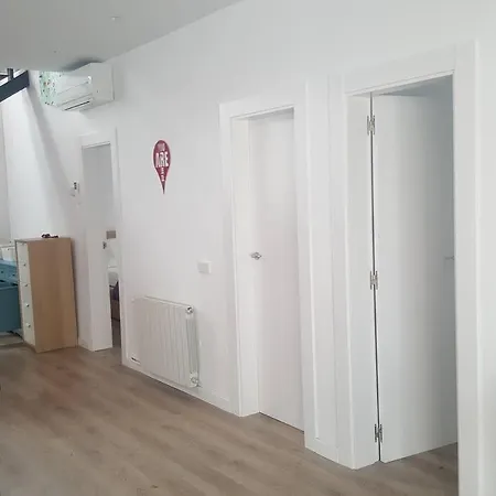 House In Sant Cugat, 25 Mins To Barcelona Center Апартаменты *