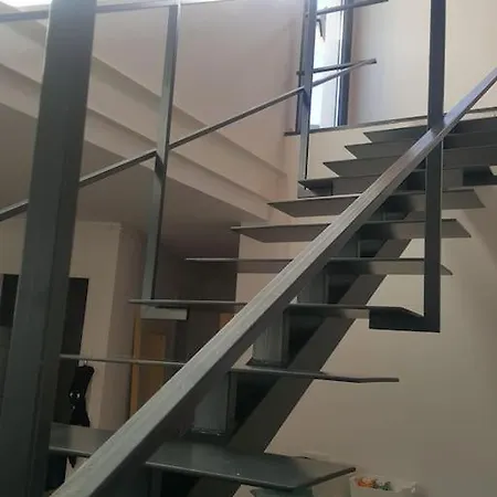 Apartment House In Sant Cugat, 25 Mins To Barcelona Center *